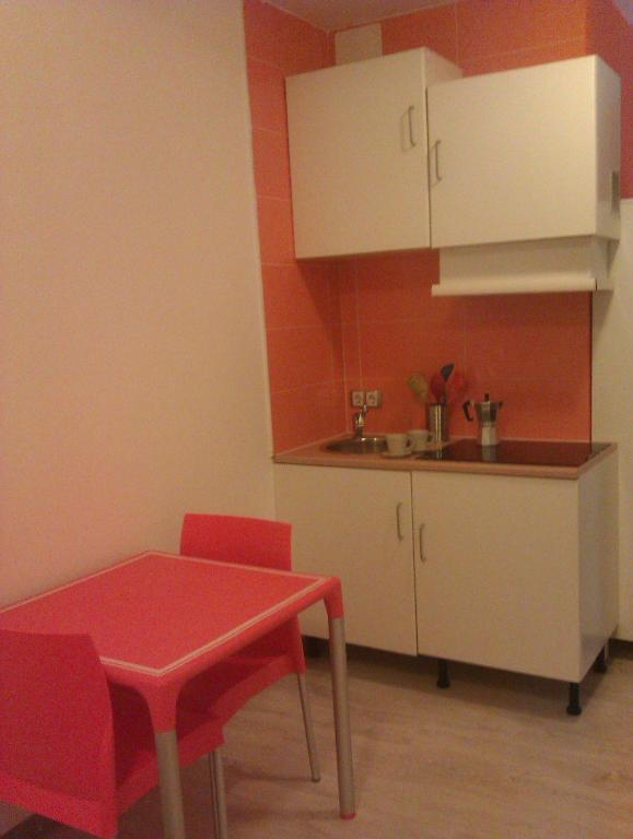 Km1 Amparo Apartments Мадрид Номер фото